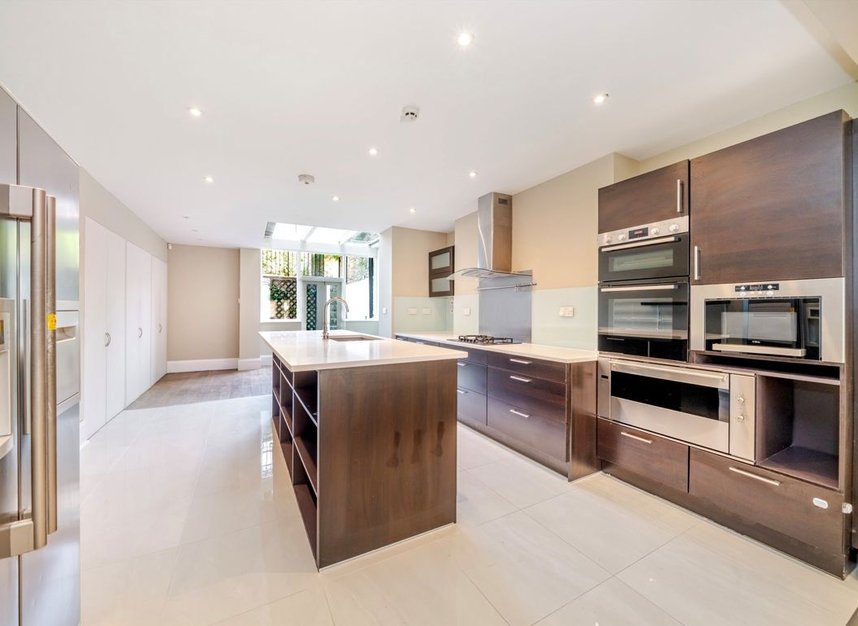 Properties to let in Powis Gardens - W11 1JG view4