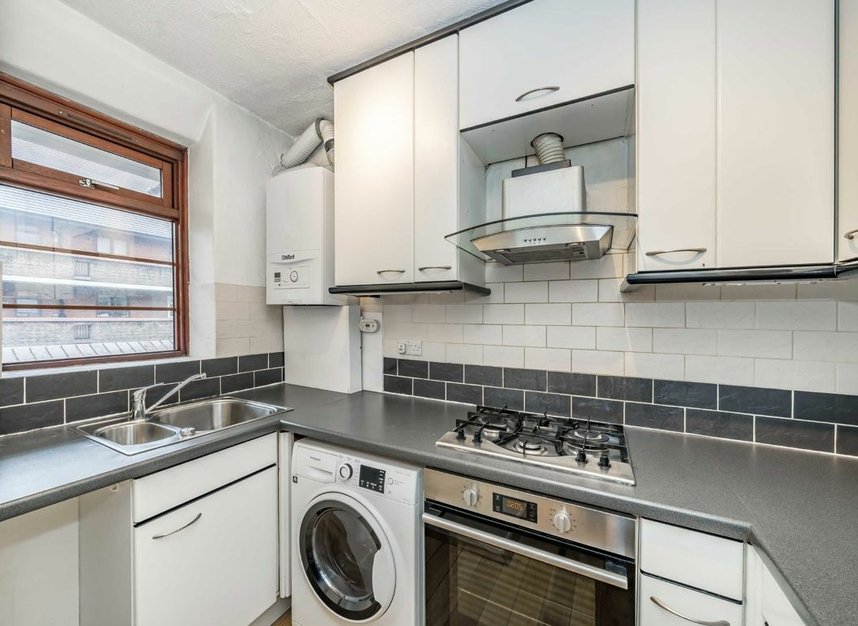 Properties let in Poynders Gardens - SW4 8PQ view3