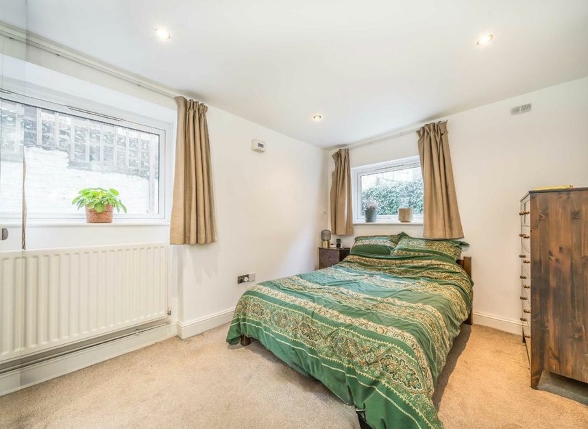Properties let in Prideaux Road - SW9 9LH view4