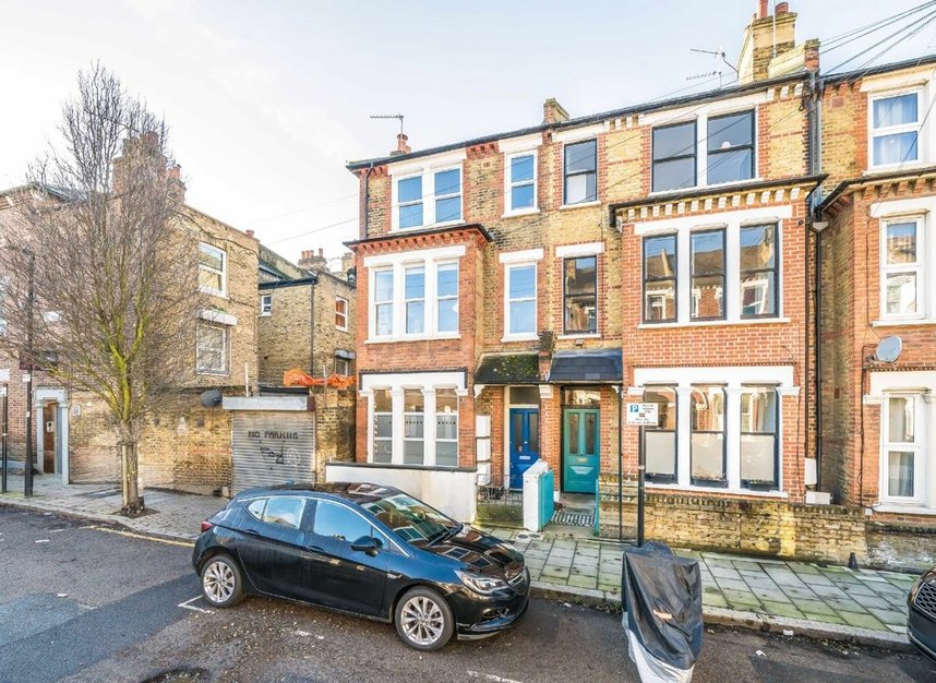 Properties let in Prideaux Road - SW9 9LH view1