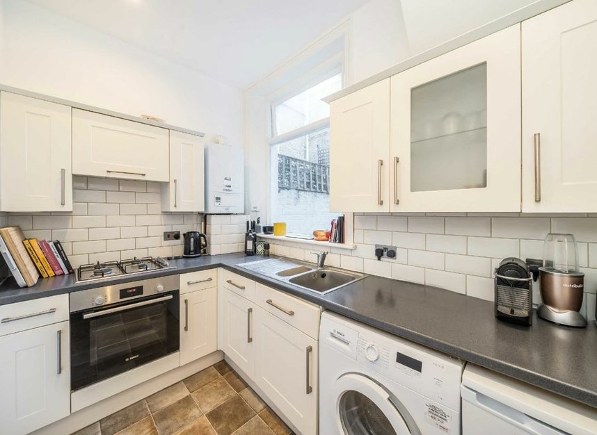 Properties let in Prideaux Road - SW9 9LH view3
