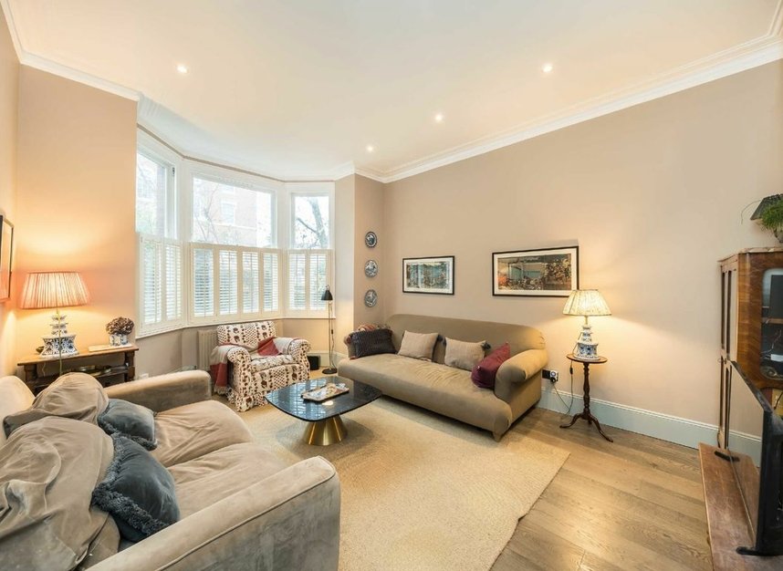 Properties let in Prince Of Wales Drive - SW11 4SB view2