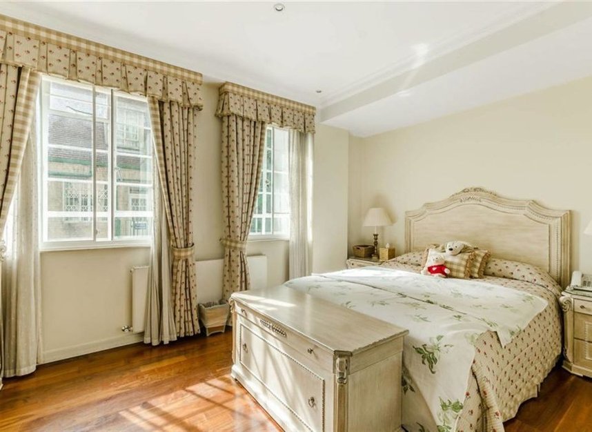 Properties to let in Princes Gate - SW7 1QL view4