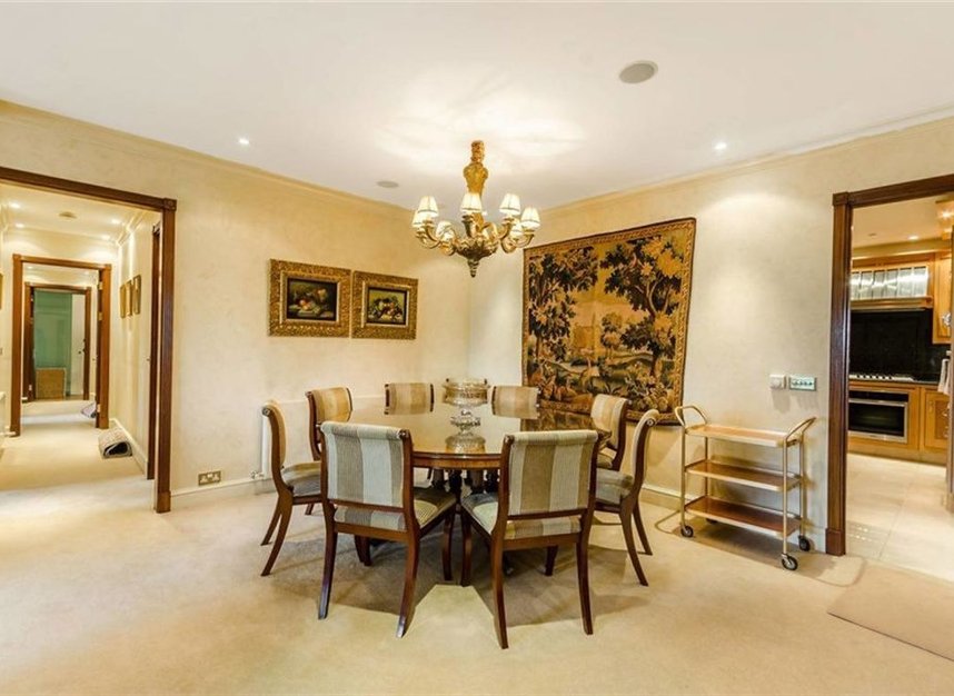 Properties to let in Princes Gate - SW7 1QL view2