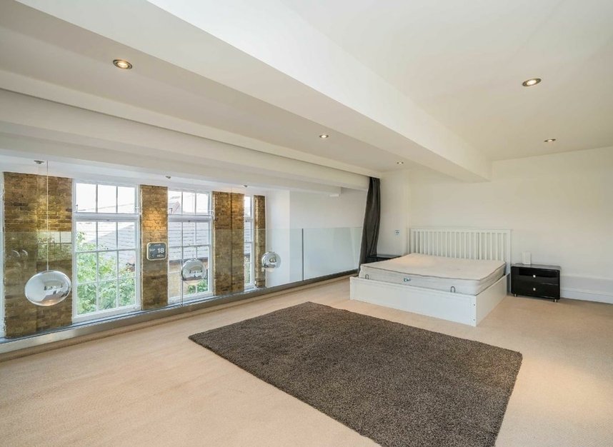 Properties let in Priory Grove - SW8 2PH view7