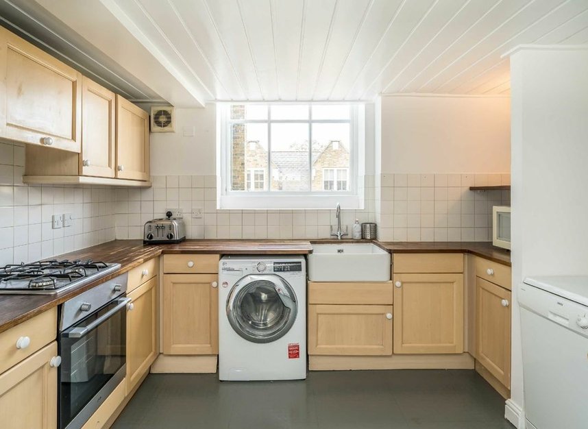 Properties let in Priory Grove - SW8 2PH view4
