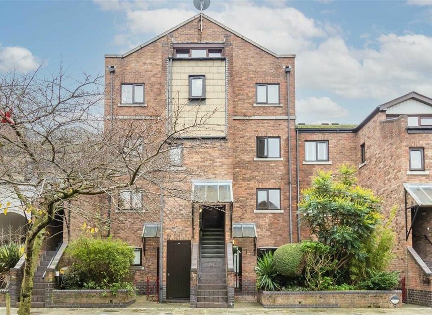 Flat to rent in Prospect Place, London, E1W (Ref 215734) Dexters