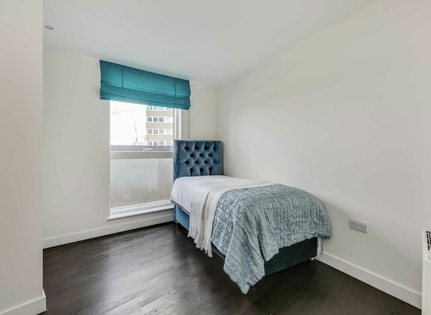 Properties to let in Pump House Crescent - TW8 0HH view5