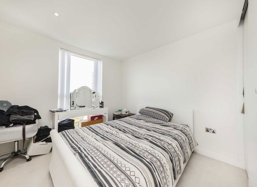 Properties to let in Pump House Crescent - TW8 0FZ view5