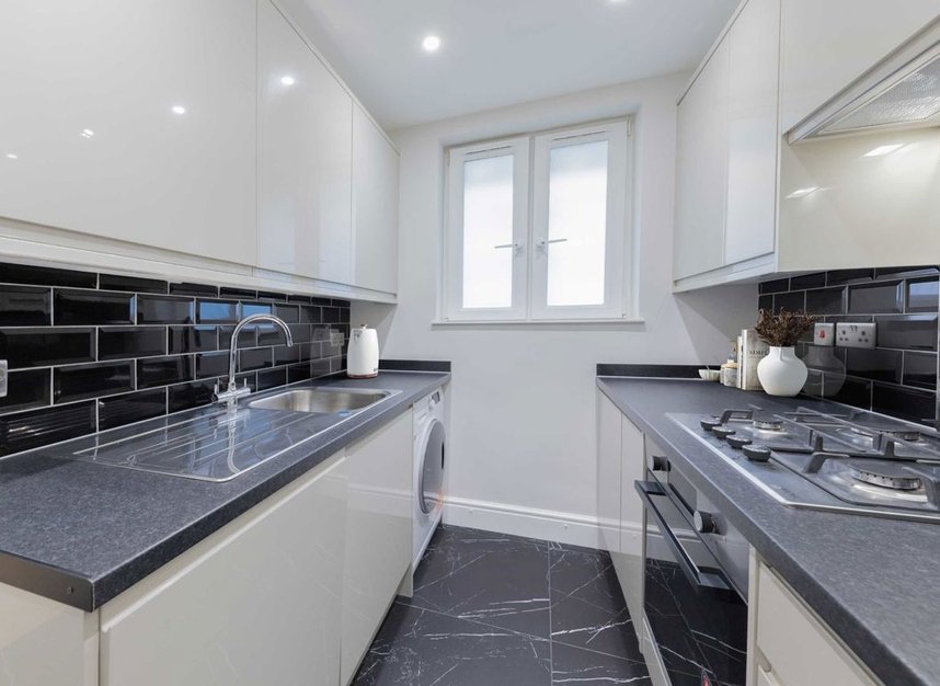Properties to let in Queen Caroline Street - W6 9RD view2