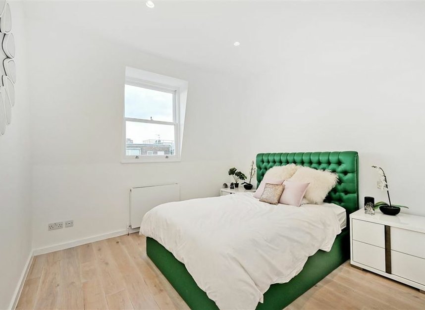 Properties to let in Queen's Gate - SW7 5JT view4
