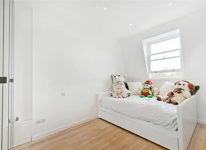 Properties to let in Queen's Gate - SW7 5JT view5
