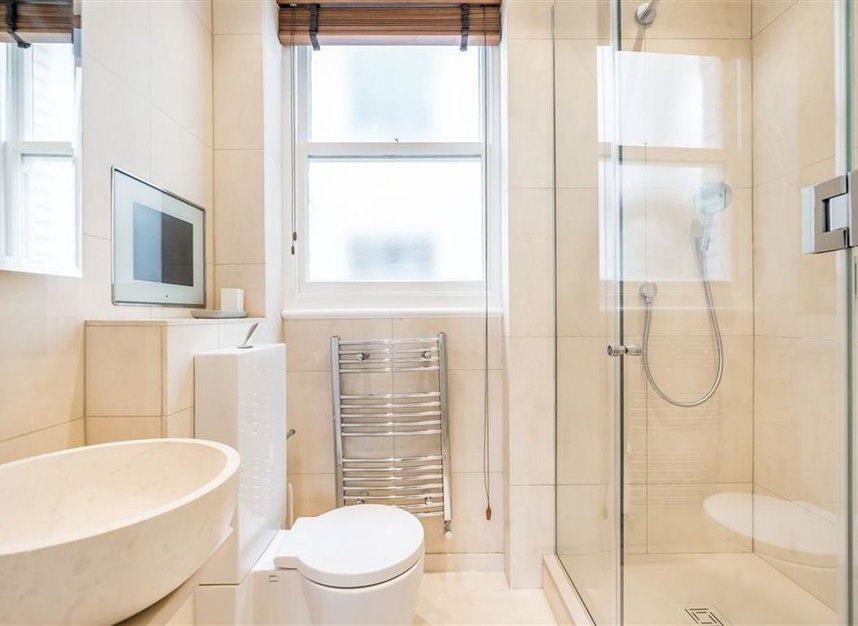 Properties to let in Queen's Gate - SW7 5HE view6