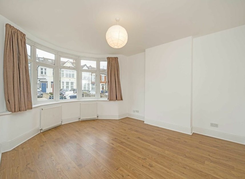 Properties let in Queens Avenue - N3 2NN view2