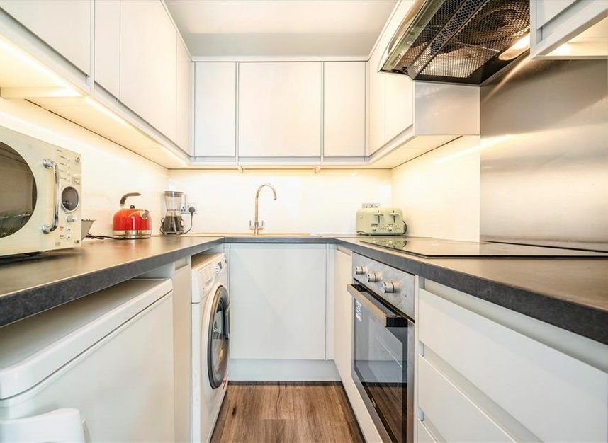 Properties let in Queens Gardens - W2 3AA view5