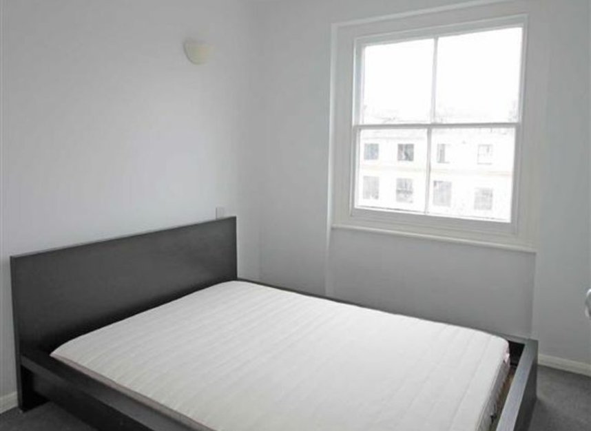 Properties let in Queens Gardens - W2 3AF view4