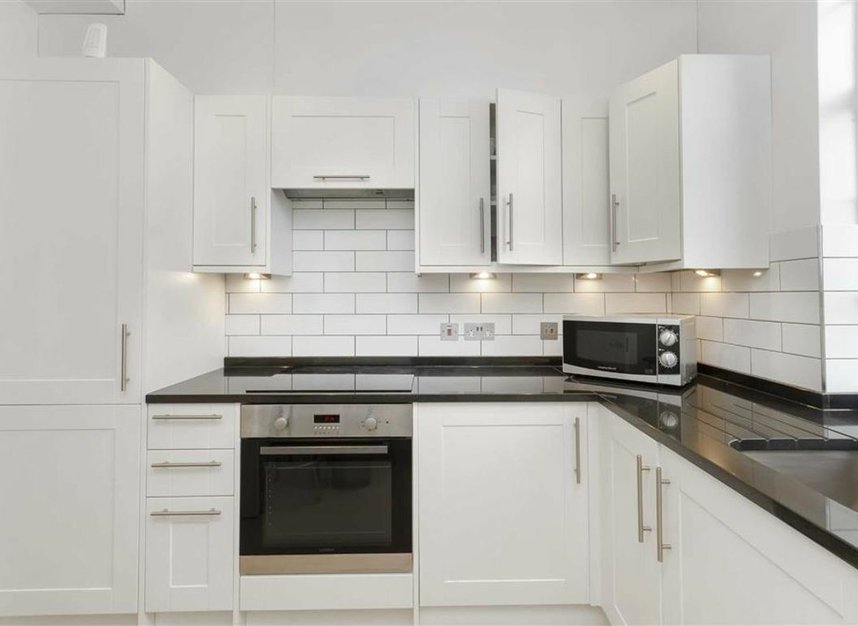 Flat to rent in Queensway, London, W2 (Ref 197194) Dexters