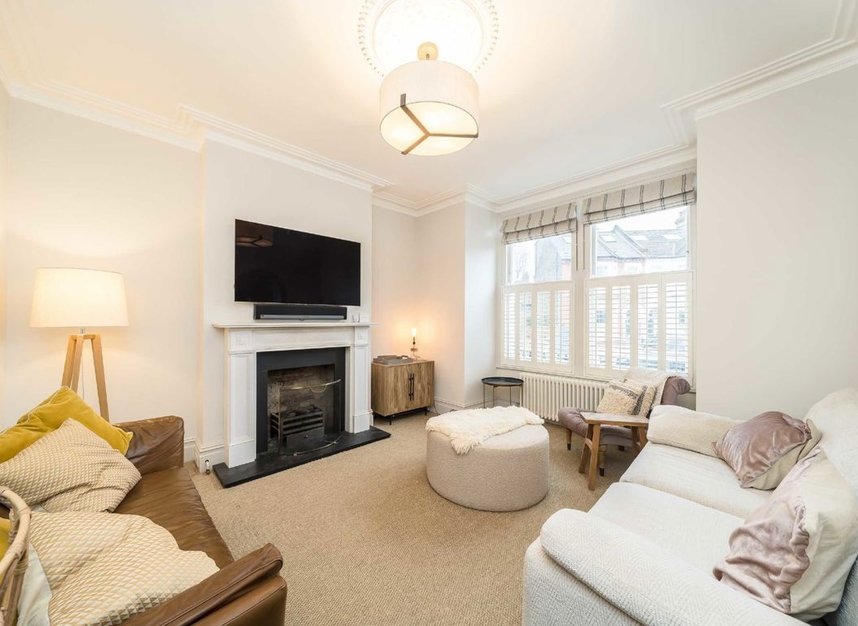 Properties let in Ravenslea Road - SW12 8RT view2