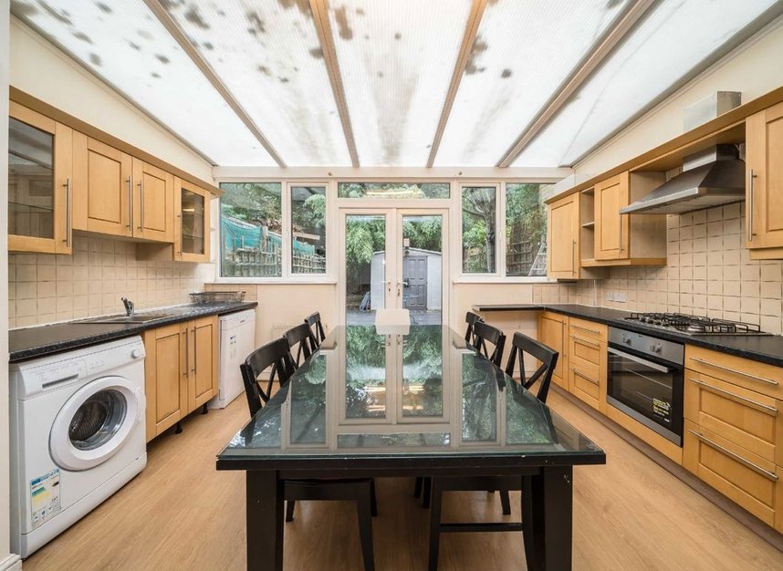 Properties to let in Ravenslea Road - SW12 8RT view4