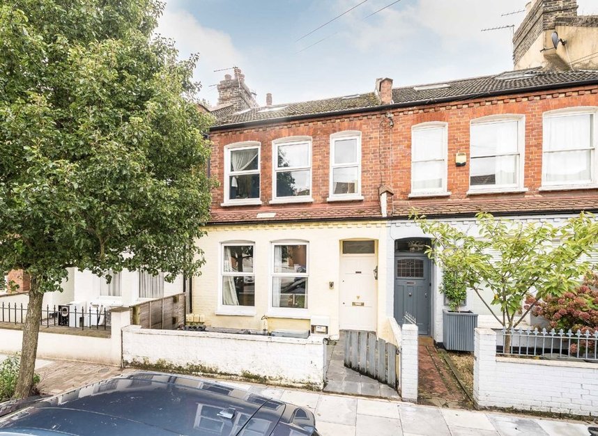 Properties to let in Ravenslea Road - SW12 8RT view1
