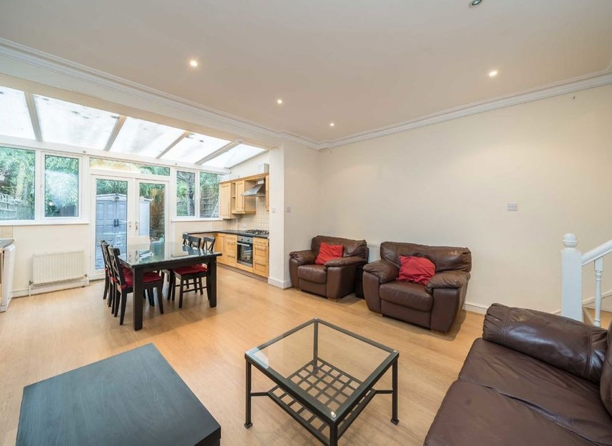 Properties to let in Ravenslea Road - SW12 8RT view3