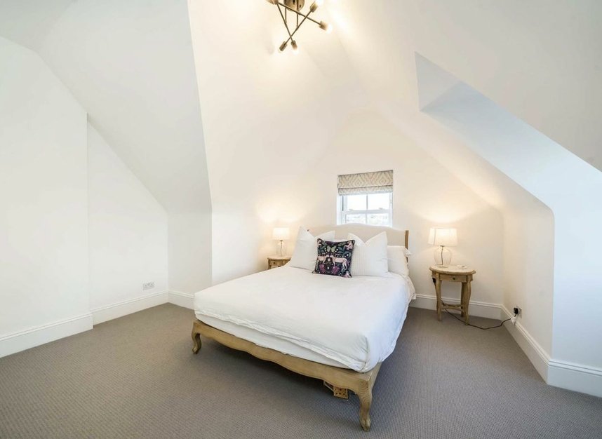 Properties to let in Redcliffe Gardens - W4 3RG view7