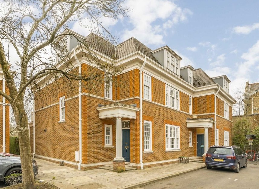 Properties to let in Redcliffe Gardens - W4 3RG view1