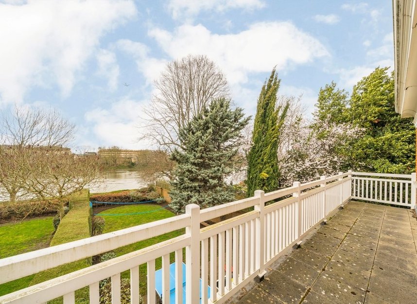 Properties to let in Redcliffe Gardens - W4 3RG view6