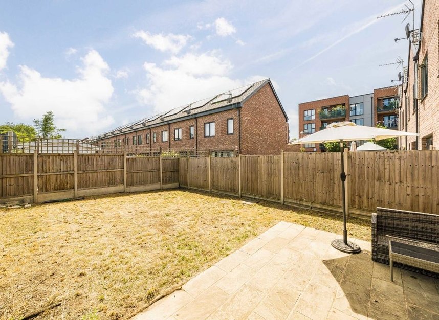 Properties to let in Reynard Way - TW8 9GF view8