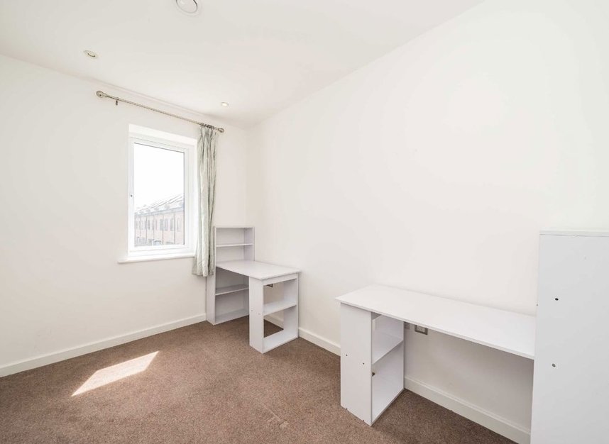 Properties to let in Reynard Way - TW8 9GF view7