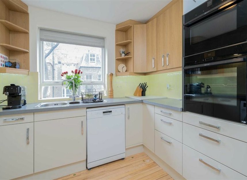 Properties to let in Ridgmount Street - WC1E 7AQ view3
