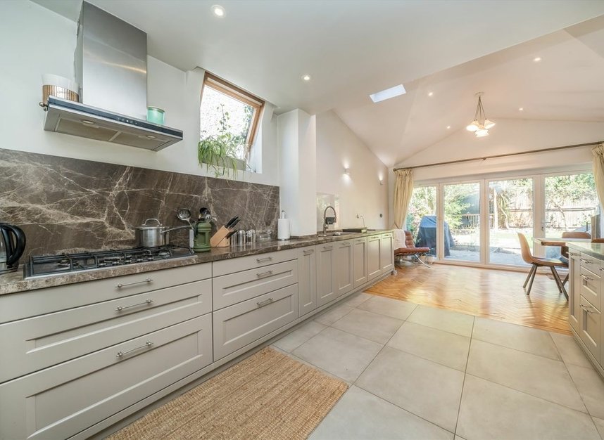 Properties let in Riverside Close - KT1 2JG view2