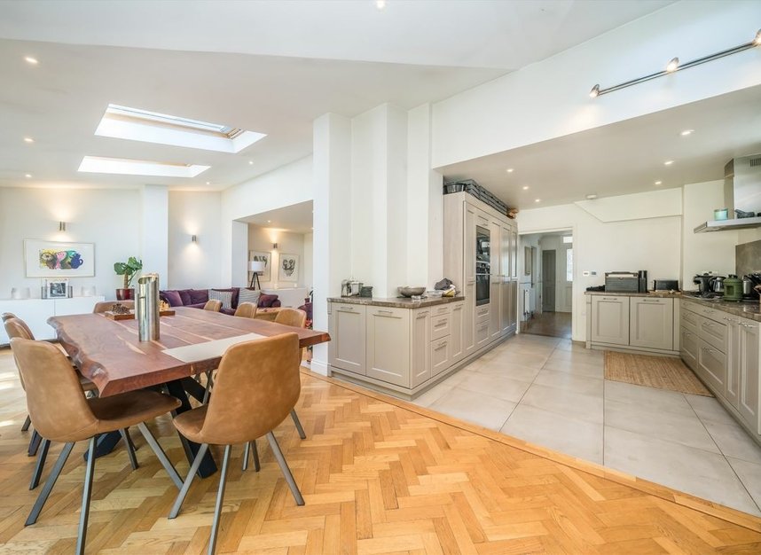 Properties let in Riverside Close - KT1 2JG view4