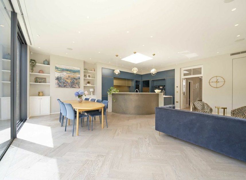 Properties let in Rodenhurst Road - SW4 8AF view12