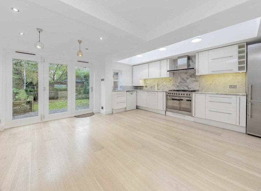 Properties let in Roderick Road - NW3 2NL view6