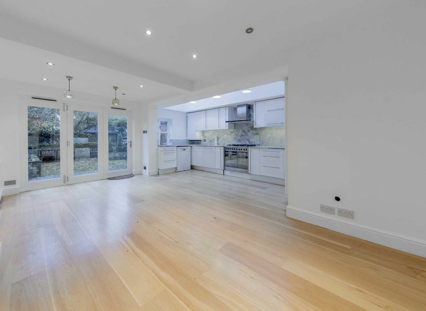 Properties let in Roderick Road - NW3 2NL view2