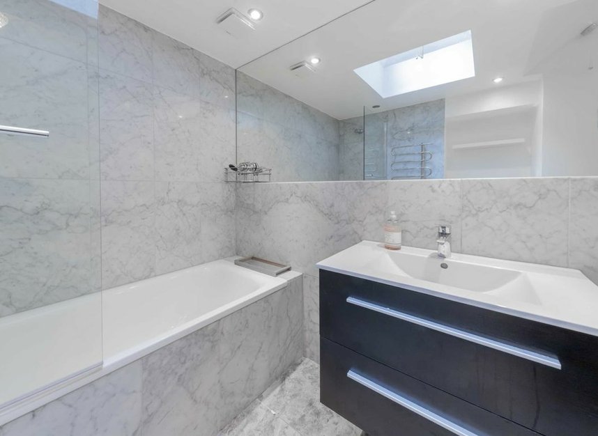 Properties let in Roderick Road - NW3 2NL view5