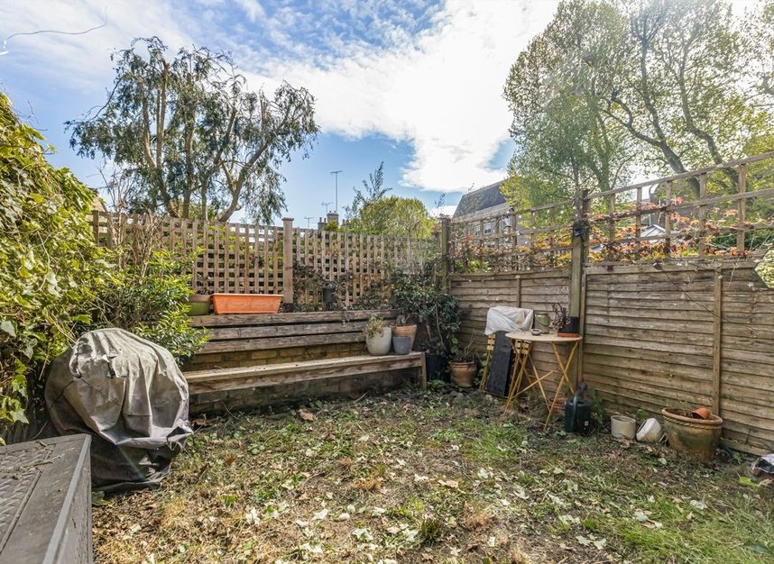 Properties let in Roland Mews - E1 3JT view5