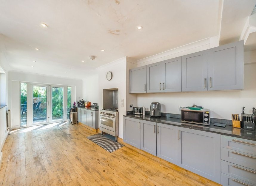 Properties to let in Rookstone Road - SW17 9NQ view3