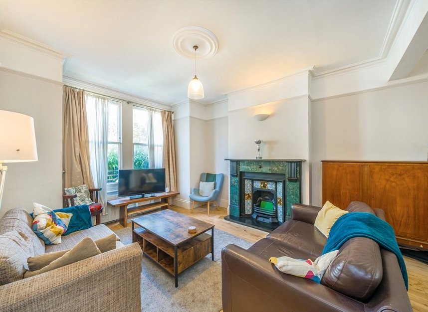 Properties to let in Rookstone Road - SW17 9NQ view2