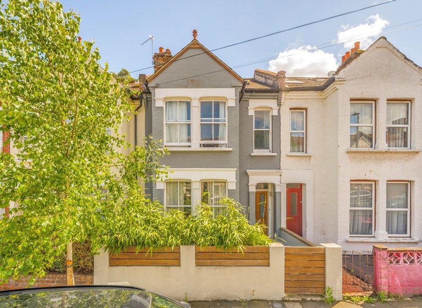 Properties to let in Rookstone Road - SW17 9NQ view1