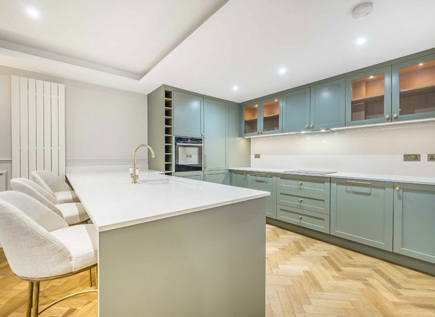 Properties let in Rose & Crown Yard - SW1Y 6RE view5