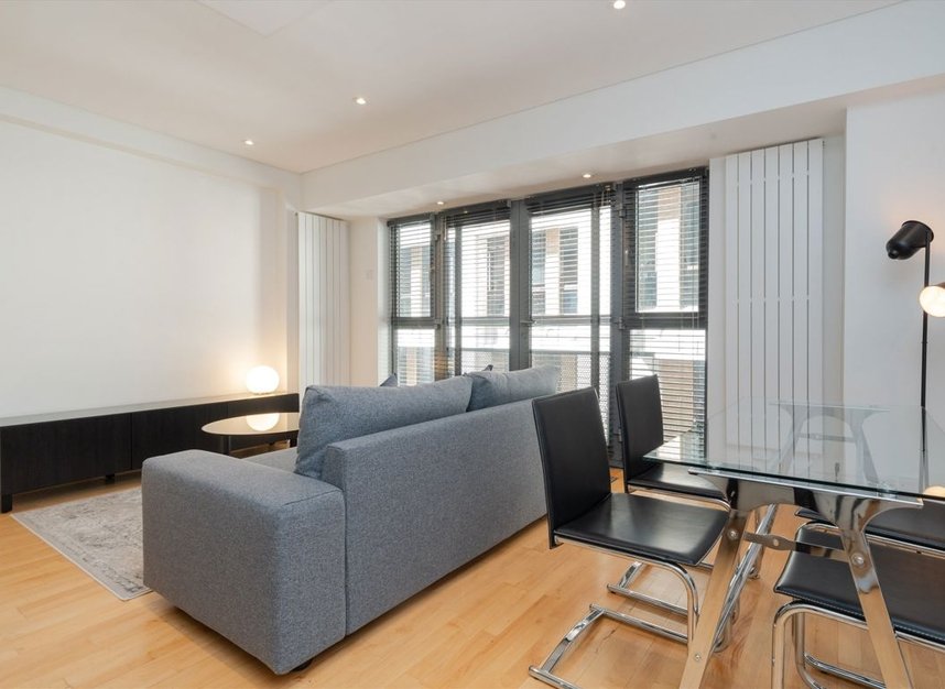 Properties let in Rose & Crown Yard - SW1Y 6RE view3