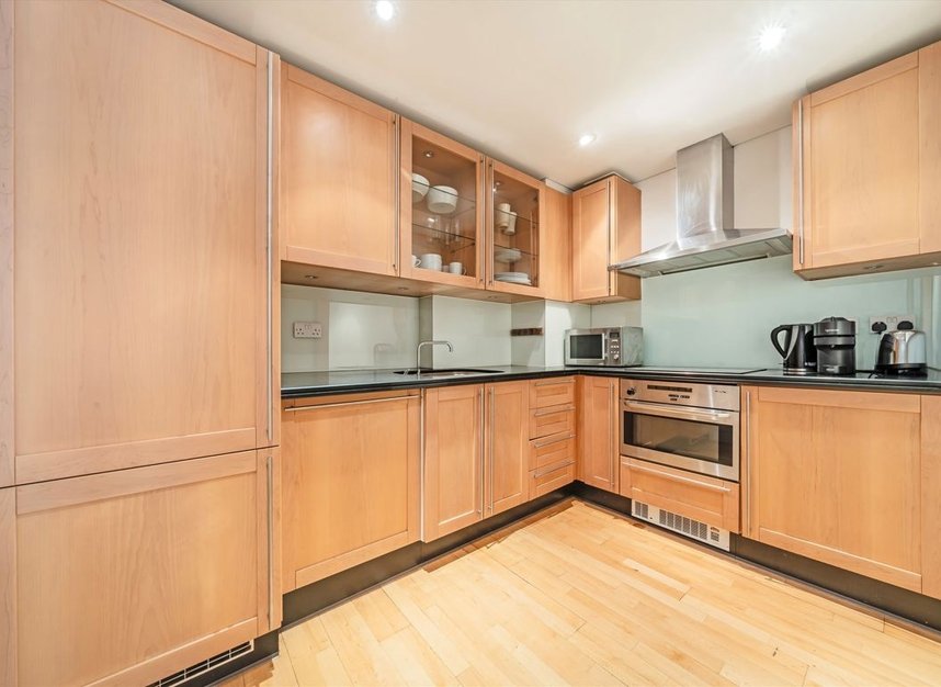 Properties let in Rose & Crown Yard - SW1Y 6RE view4