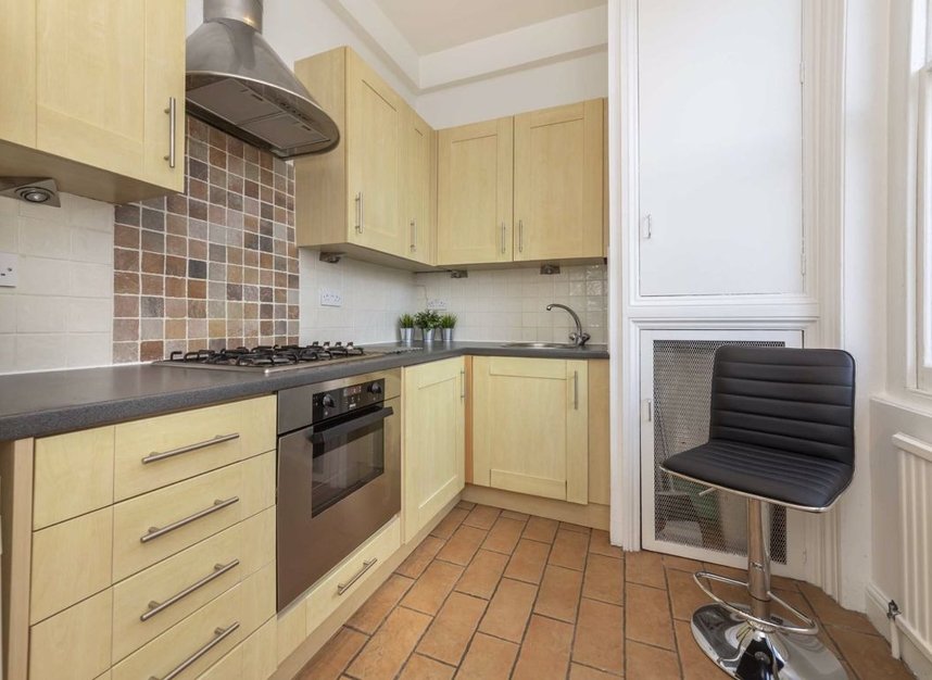 Flat to rent in Rosslyn Hill, London, NW3 (Ref 170887) Dexters