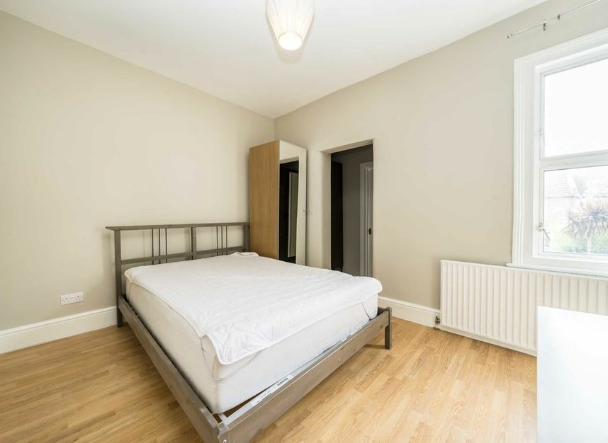 Properties let in Rostella Road - SW17 0HU view4