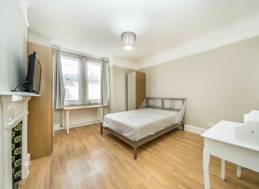 Properties let in Rostella Road - SW17 0HU view3