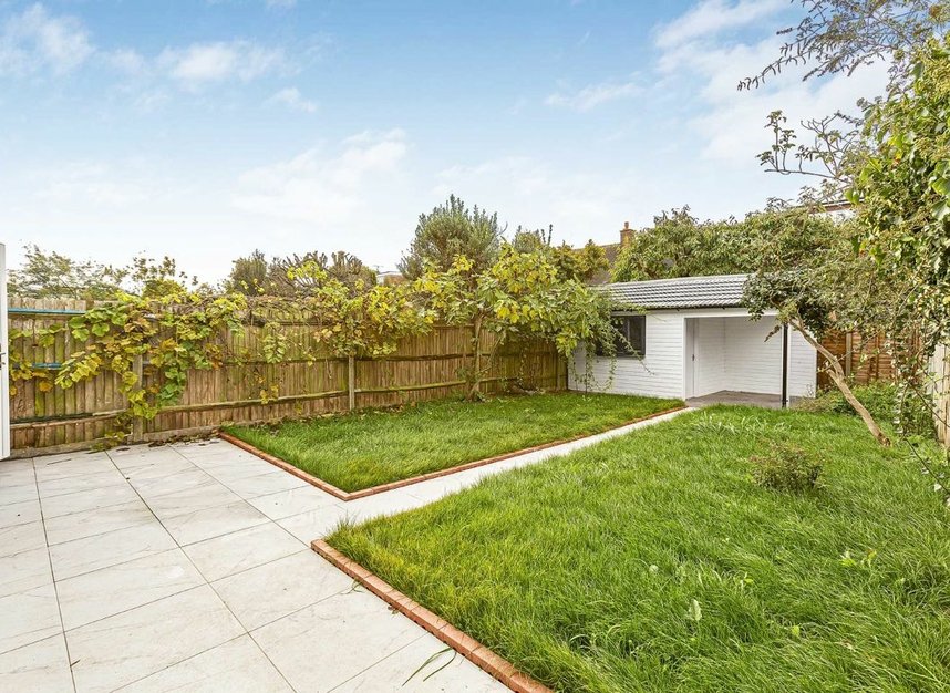 Properties to let in Rothesay Avenue - TW10 5EB view10