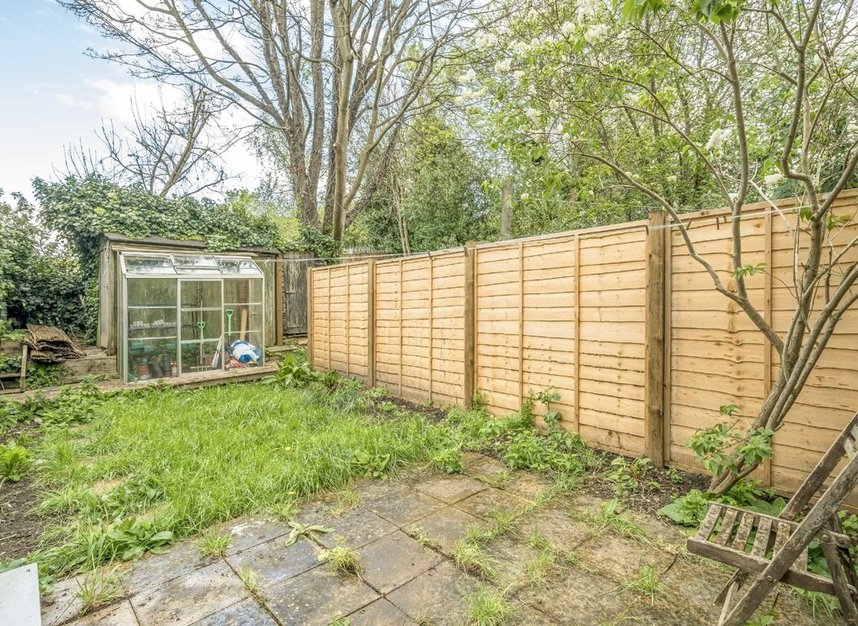 Flat to rent in Rye Hill Park, Peckham, SE15 (Ref 225410) Dexters