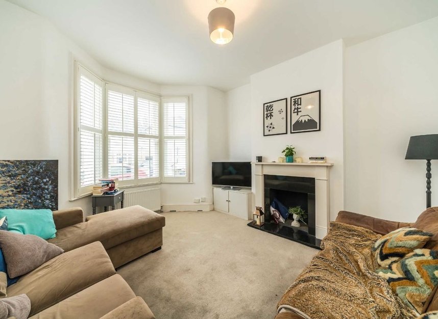 Properties let in Selkirk Road - SW17 0ER view3